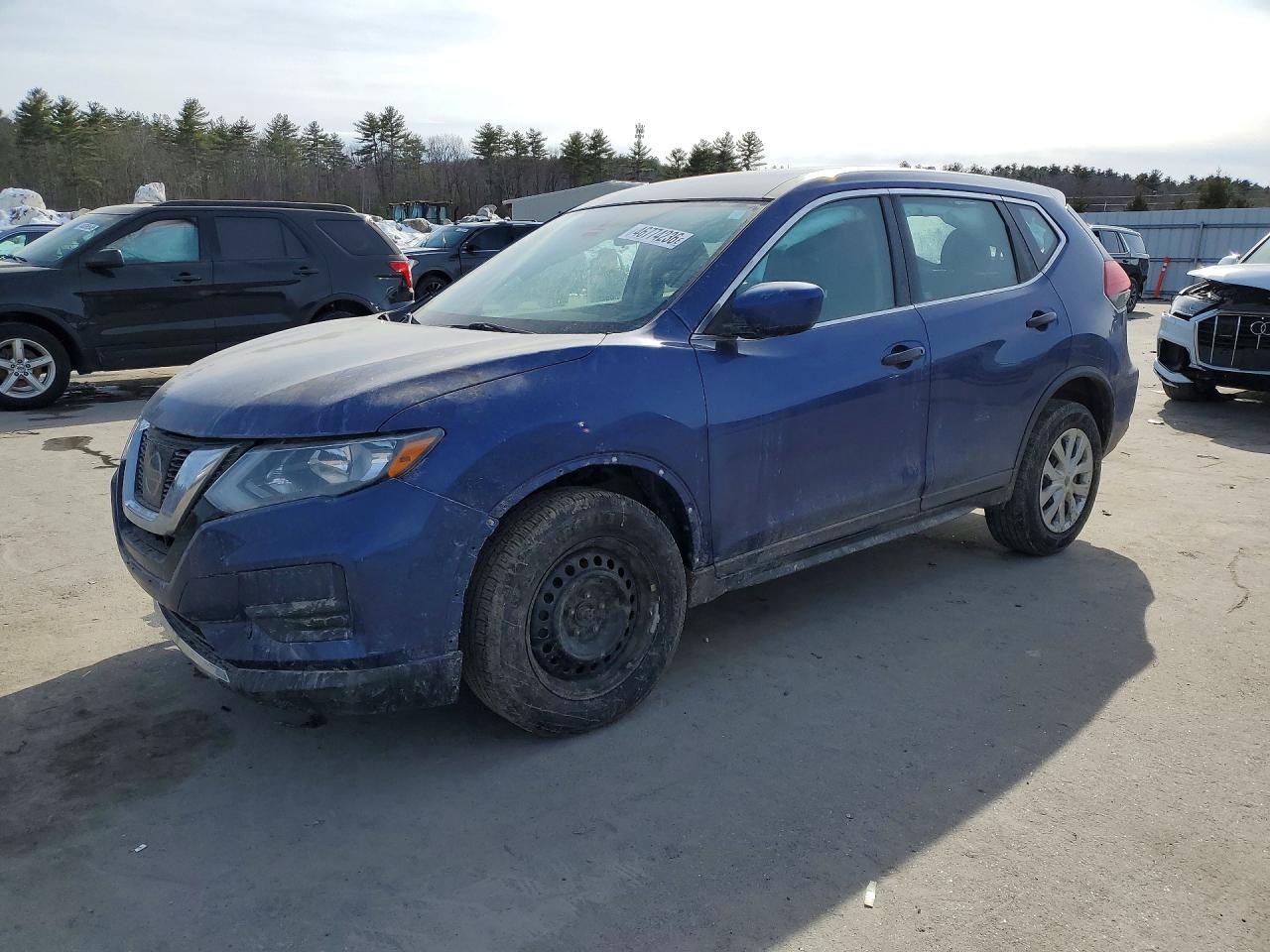 Salvage Nissan Rogue Image