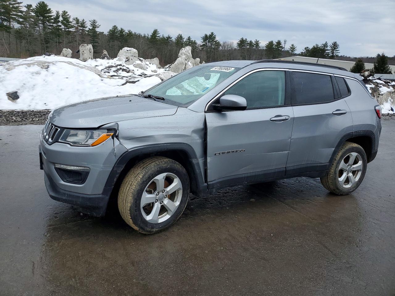 Salvage Jeep Compass Image