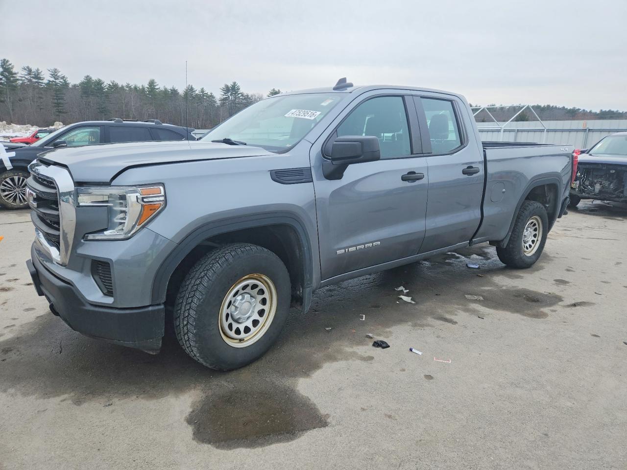 Salvage GMC Sierra Image