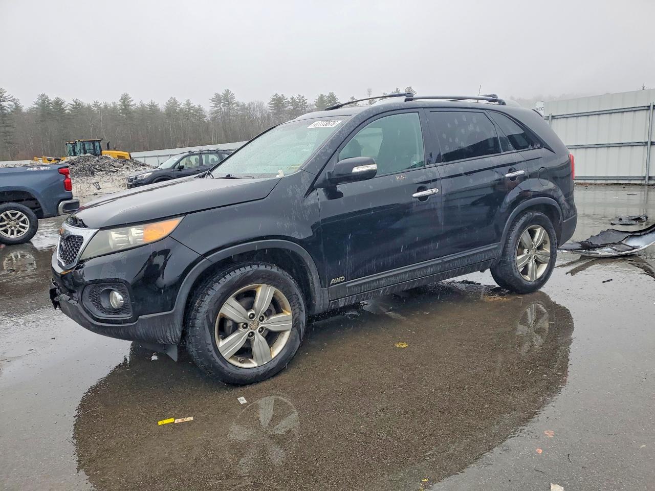 Salvage Kia Sorento Image