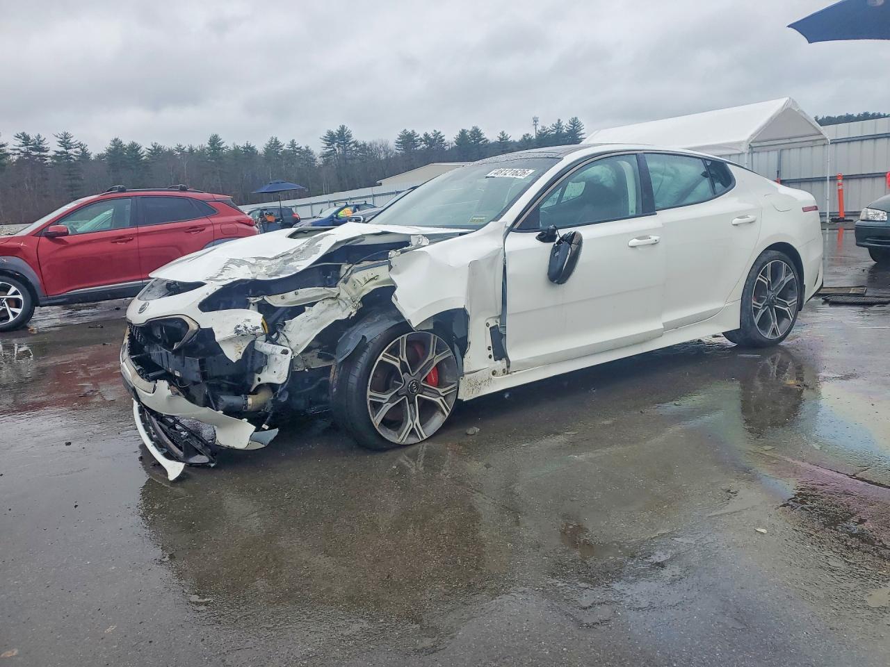 Salvage Kia Stinger Image