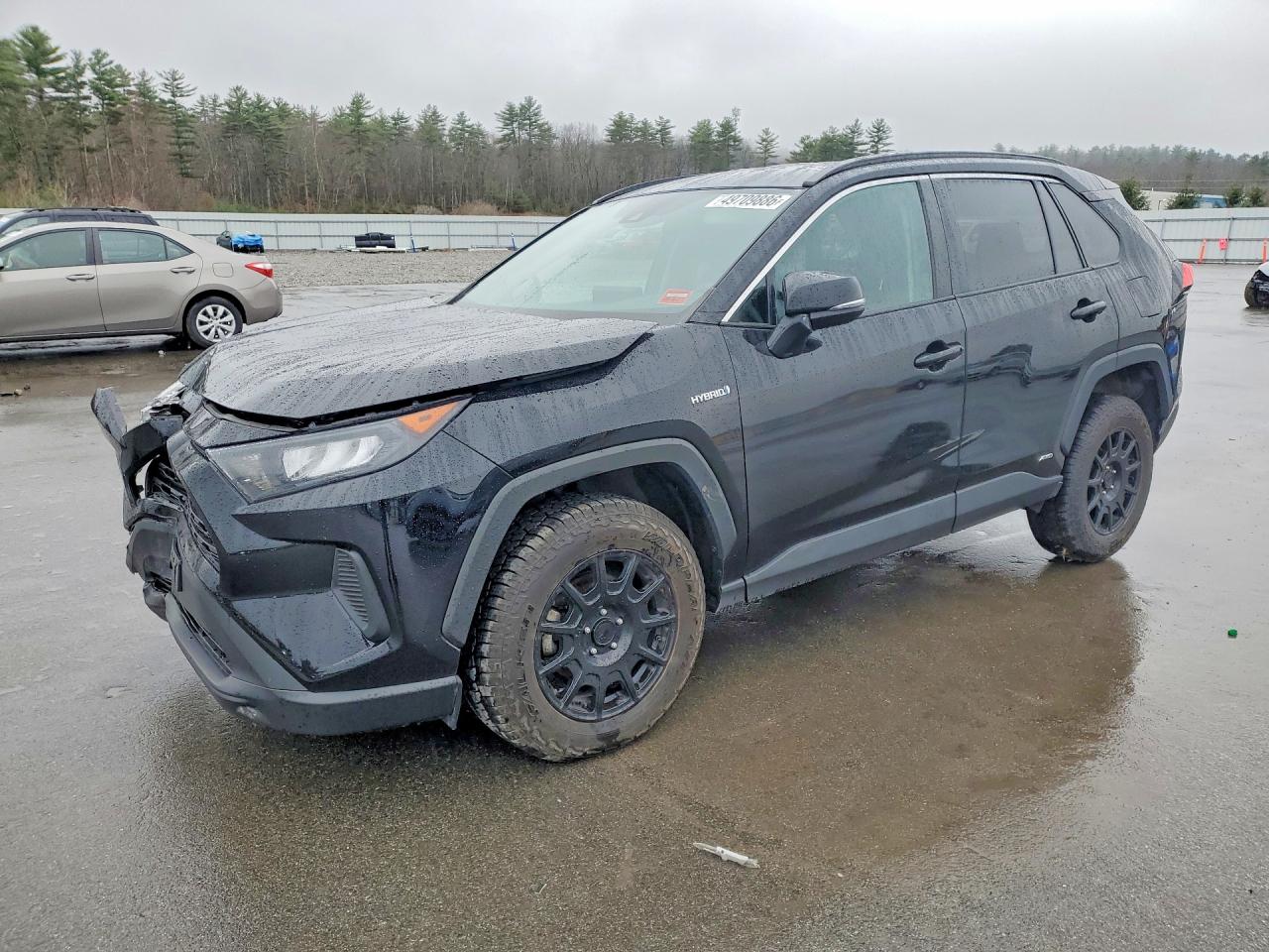 Salvage Toyota RAV4 Image