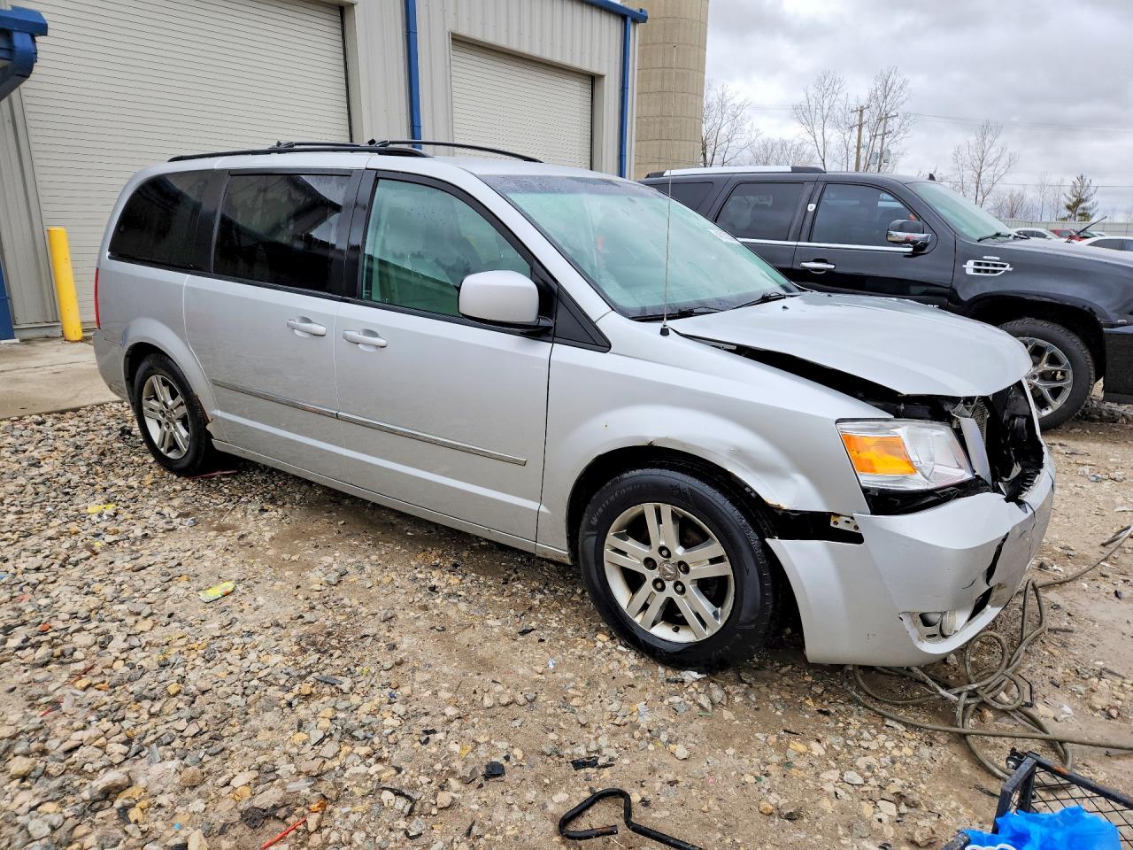Dodge Caravan Crew