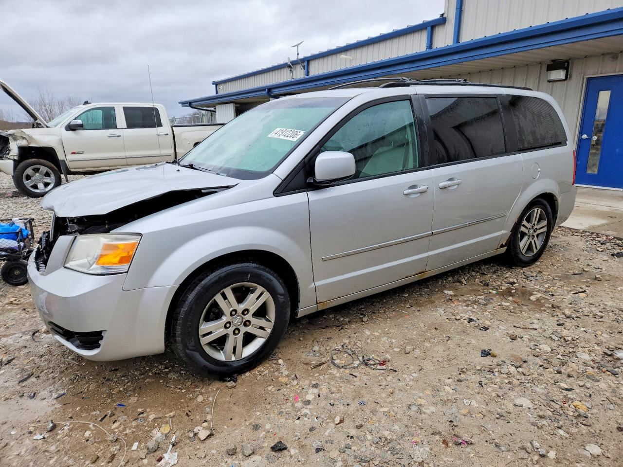 Salvage Dodge Caravan Image