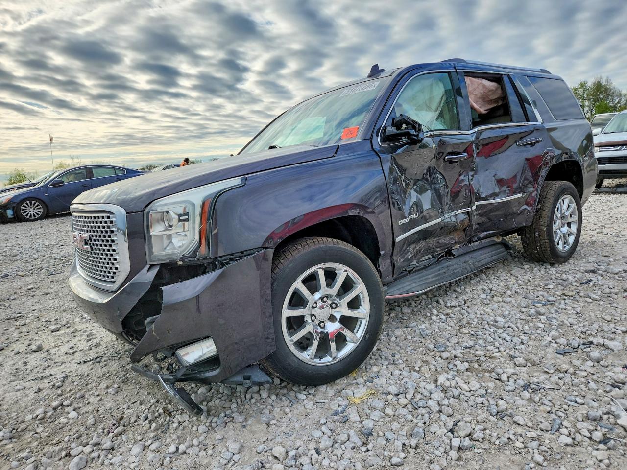 Salvage GMC Yukon Image
