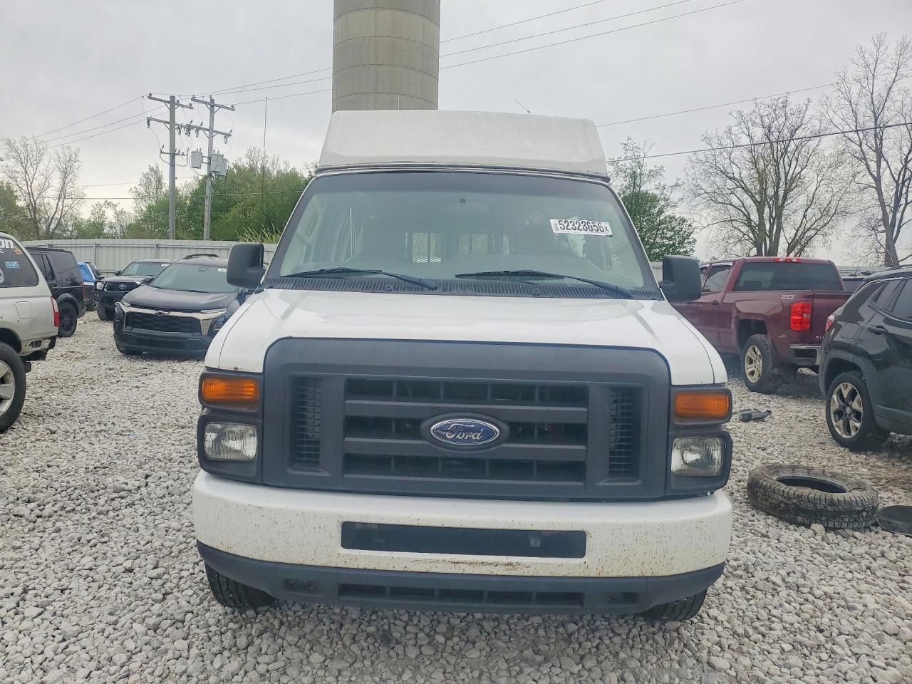 Ford Econoline E250 Van