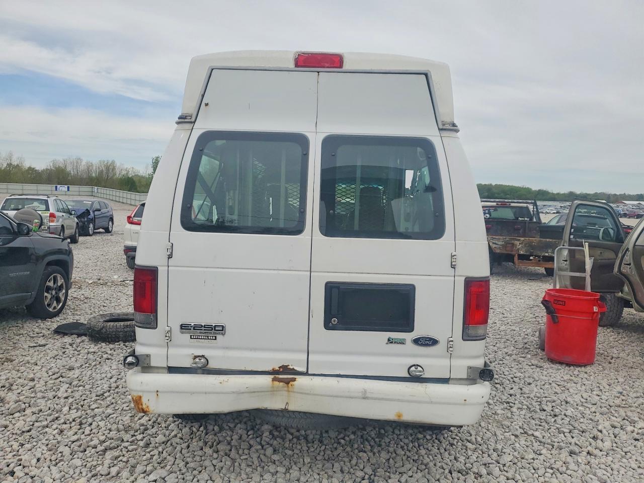 Ford Econoline E250 Van