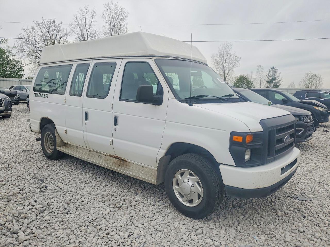Ford Econoline E250 Van