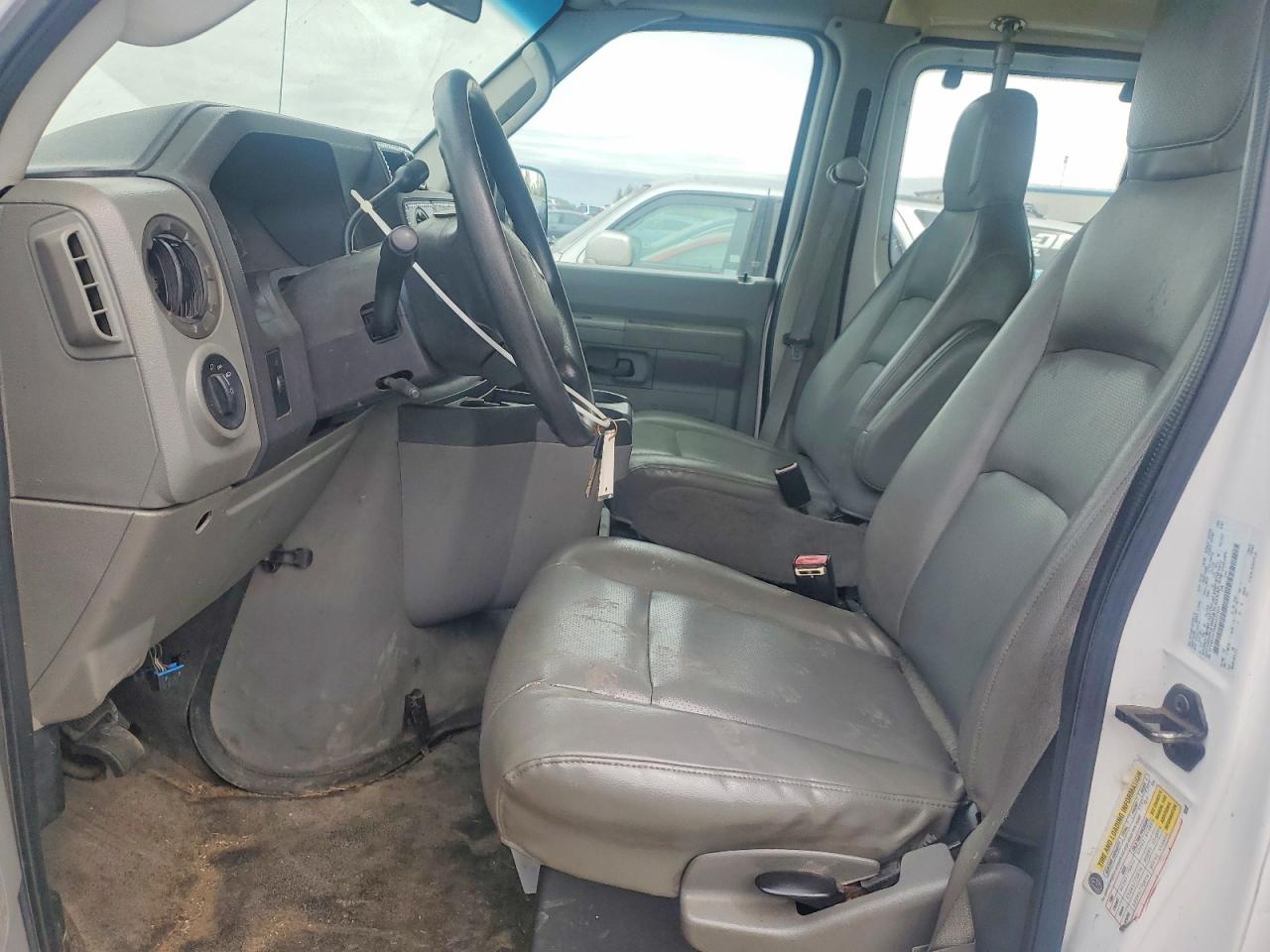 Ford Econoline E250 Van