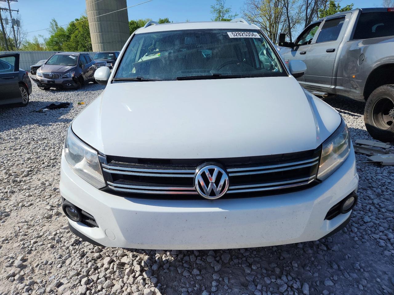 Volkswagen Tiguan S