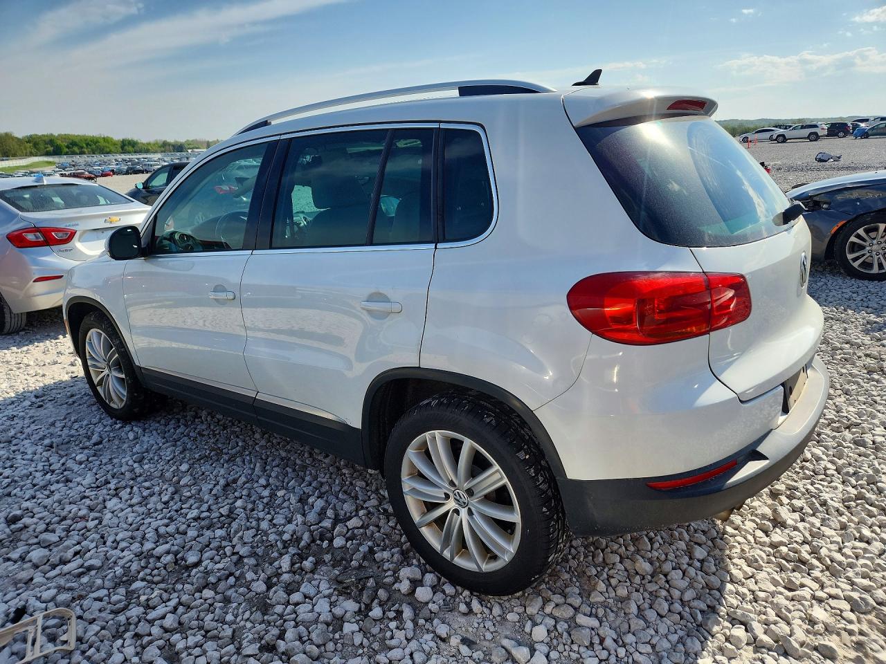 Volkswagen Tiguan S