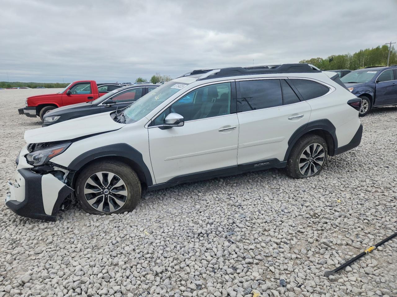 Salvage Subaru Outback Image