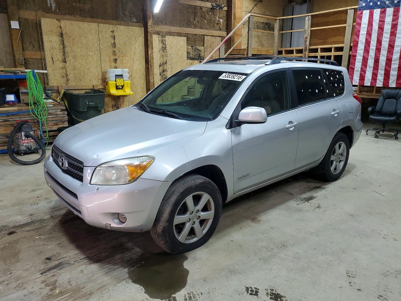 Salvage Toyota RAV4 Image
