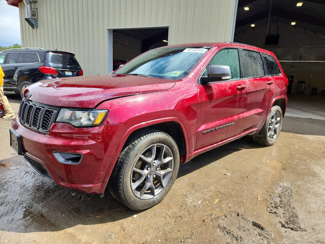 Salvage Jeep Grand Cherokee Image