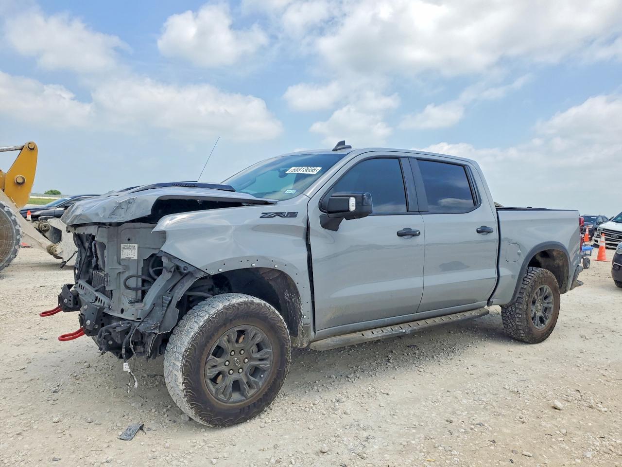 Salvage Chevrolet Silverado Image