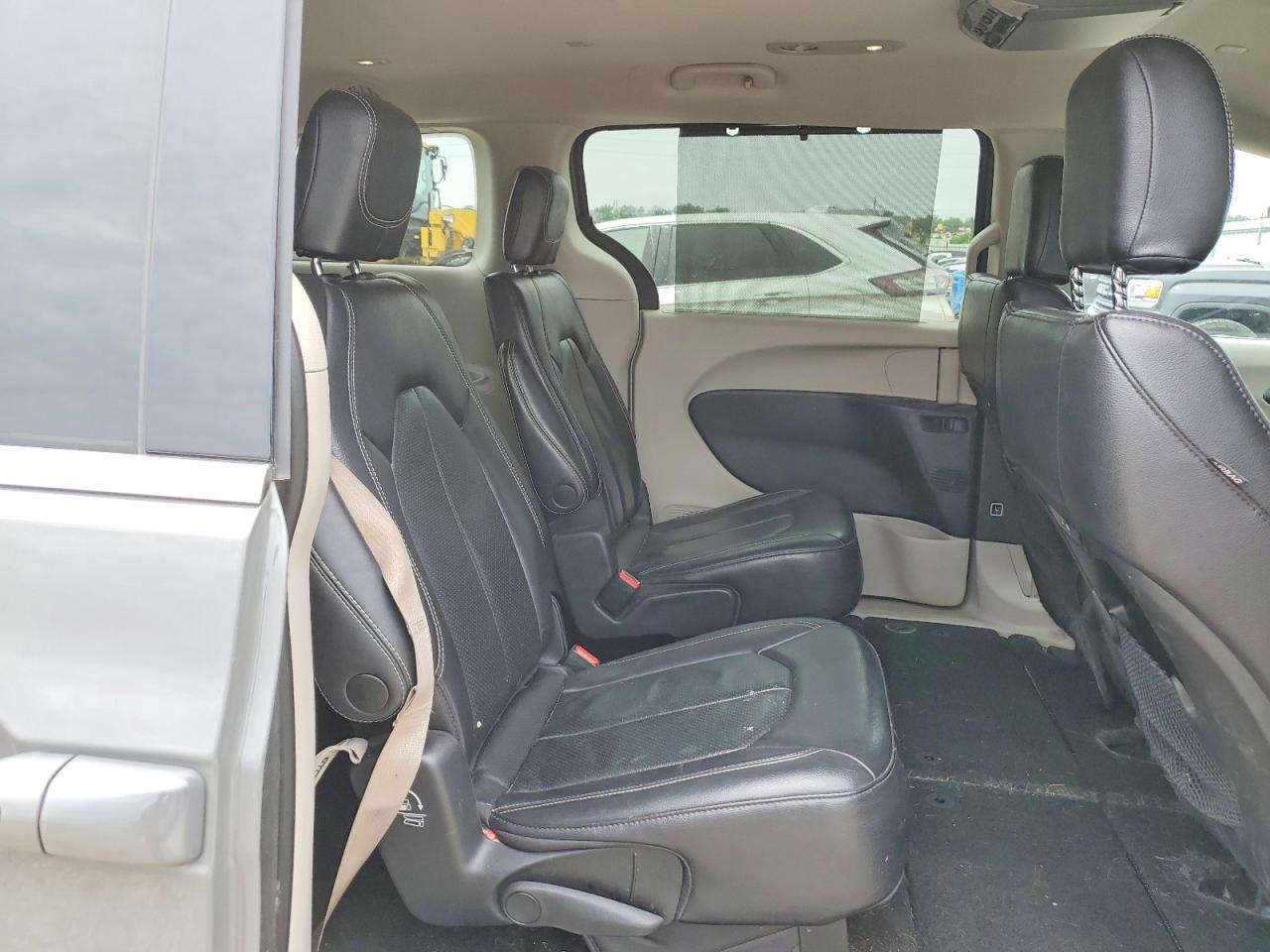 Chrysler Pacifica Touring L