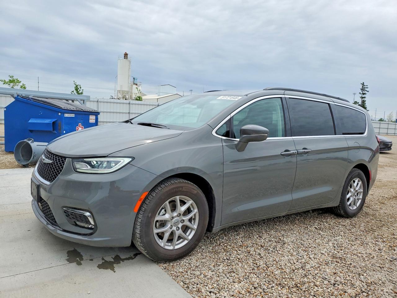 Salvage Chrysler Pacifica Image