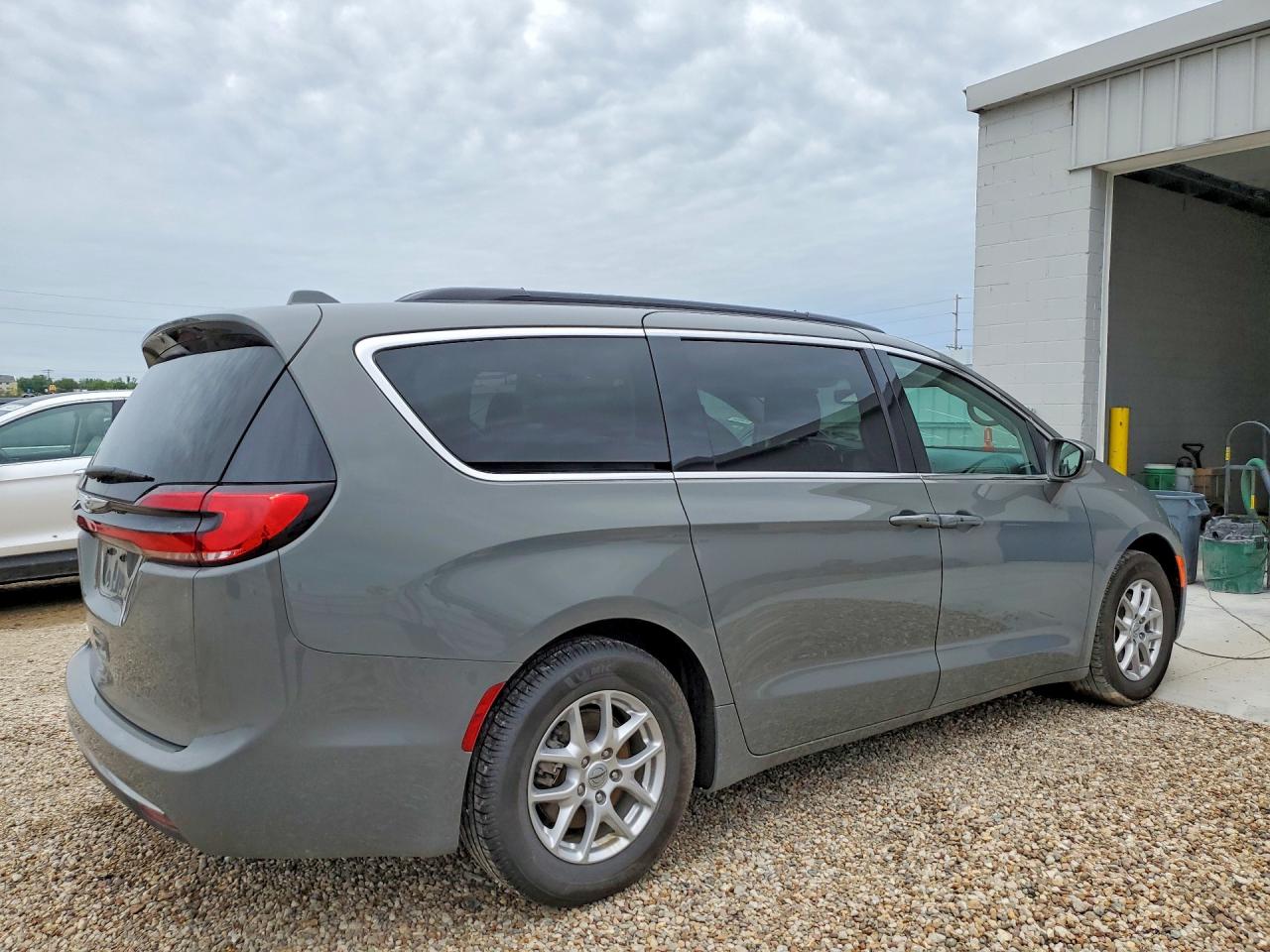 Chrysler Pacifica Touring L