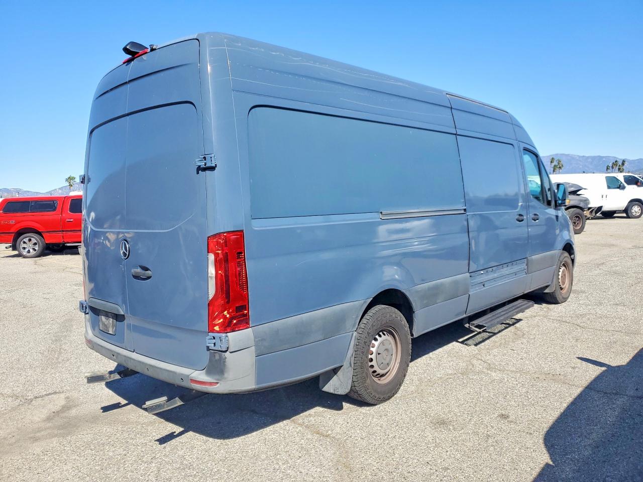 Mercedes-Benz Sprinter 2500