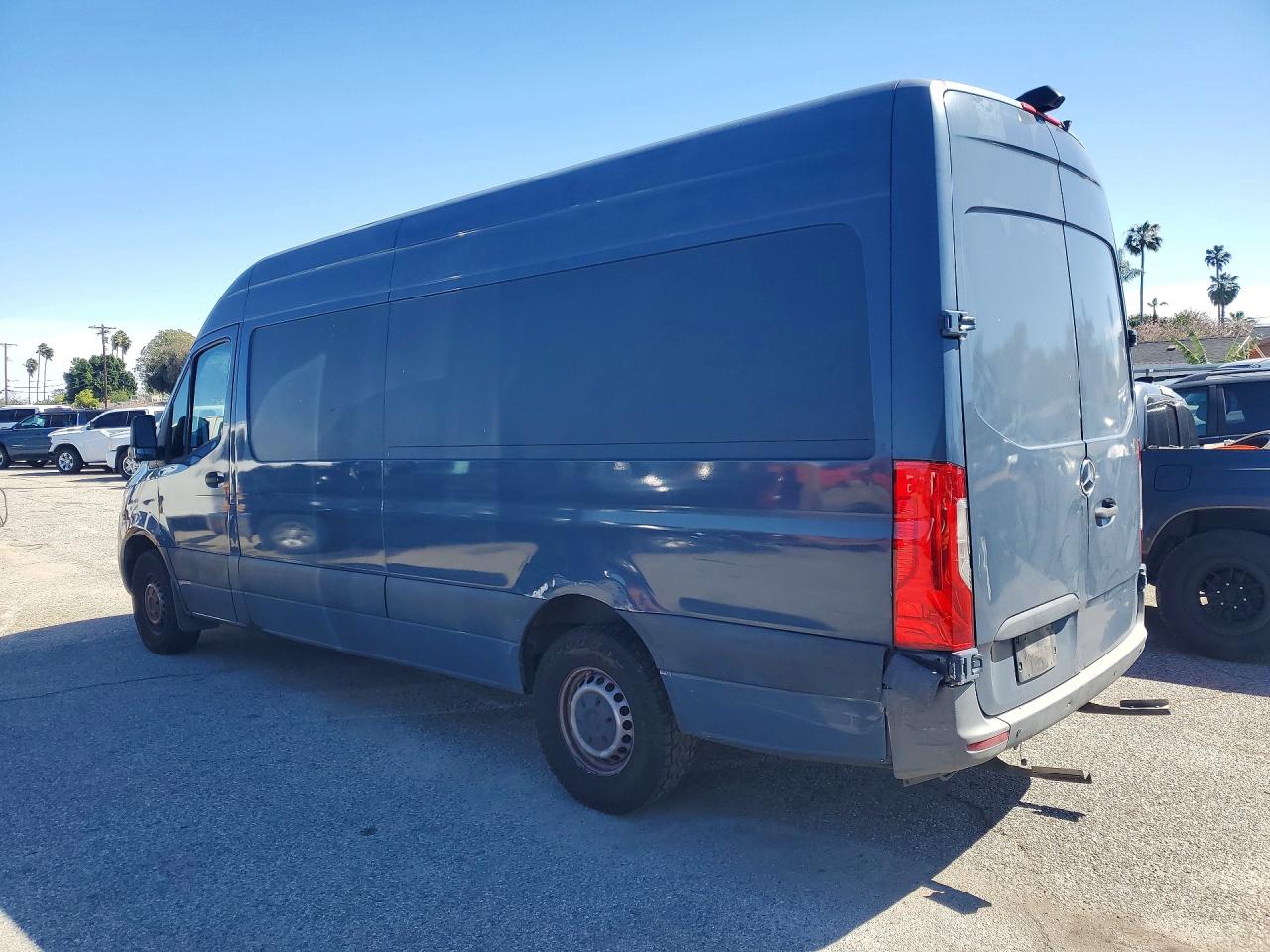 Mercedes-Benz Sprinter 2500