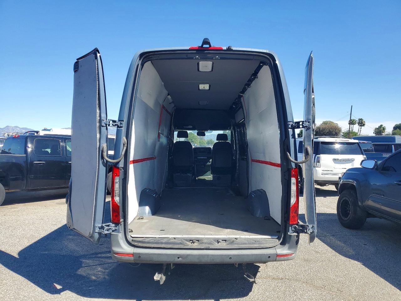 Mercedes-Benz Sprinter 2500