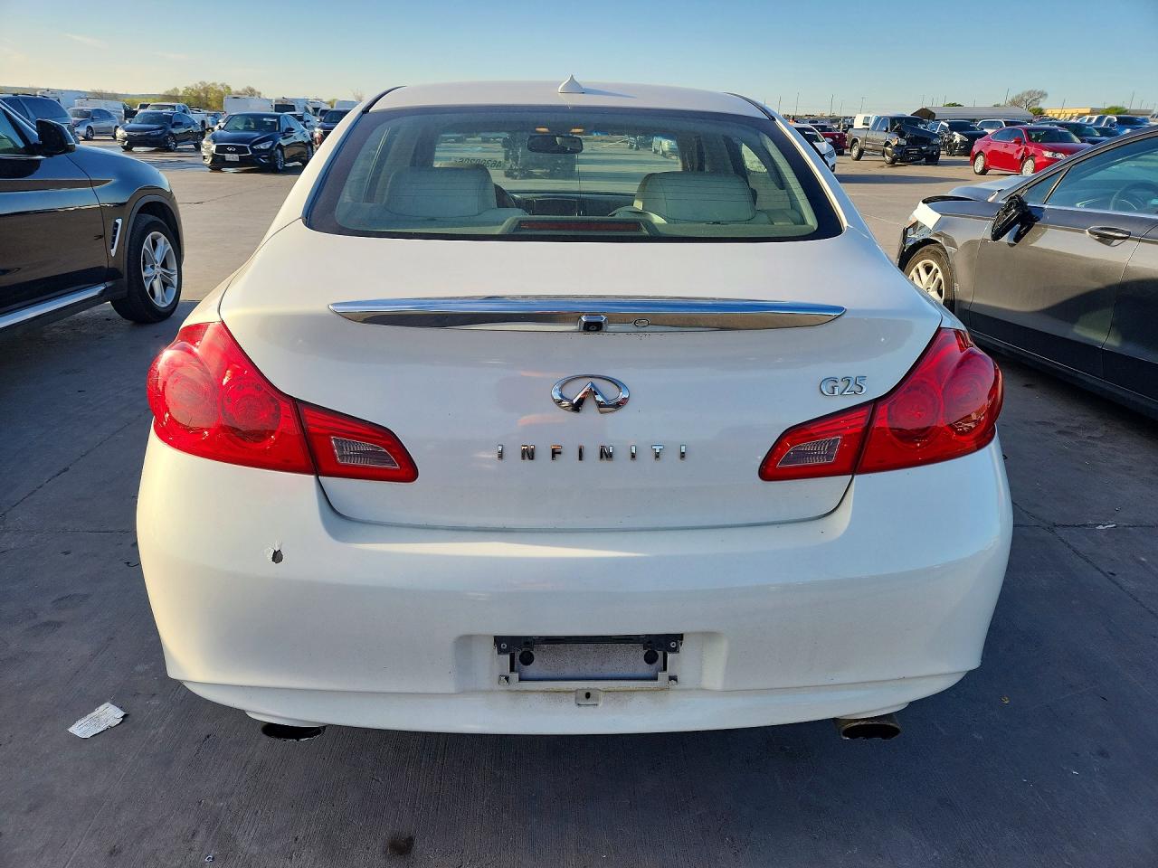 INFINITI G25 Base