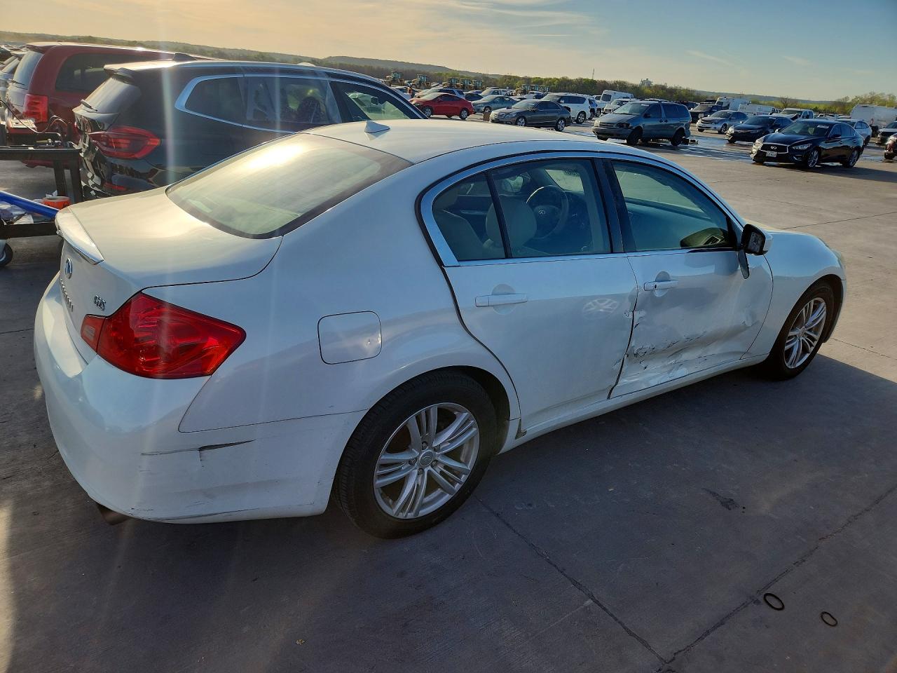 INFINITI G25 Base