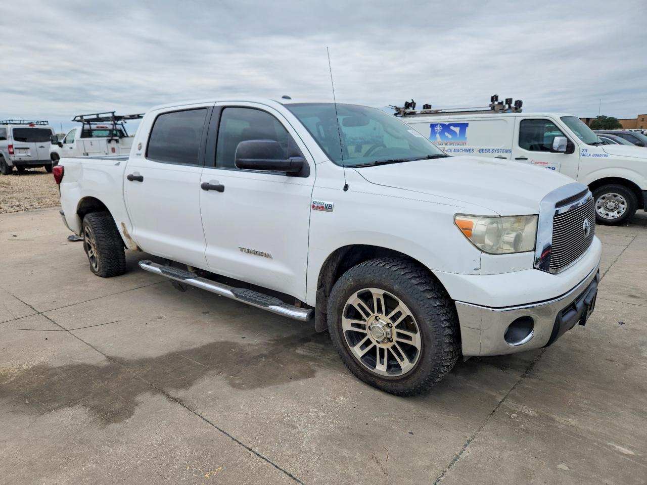 Toyota Tundra Crewmax Sr5