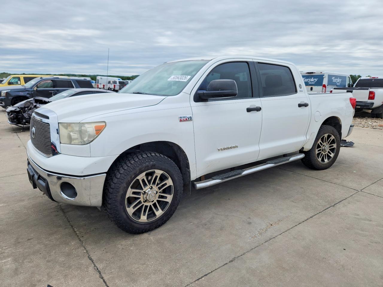 Salvage Toyota Tundra Image