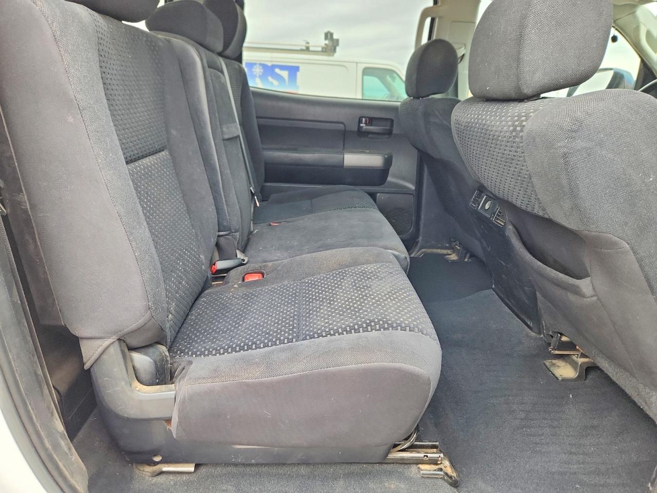 Toyota Tundra Crewmax Sr5