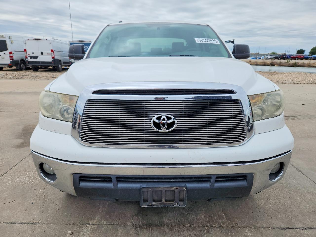 Toyota Tundra Crewmax Sr5