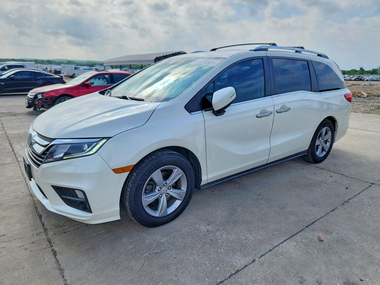 Salvage Honda Odyssey Image