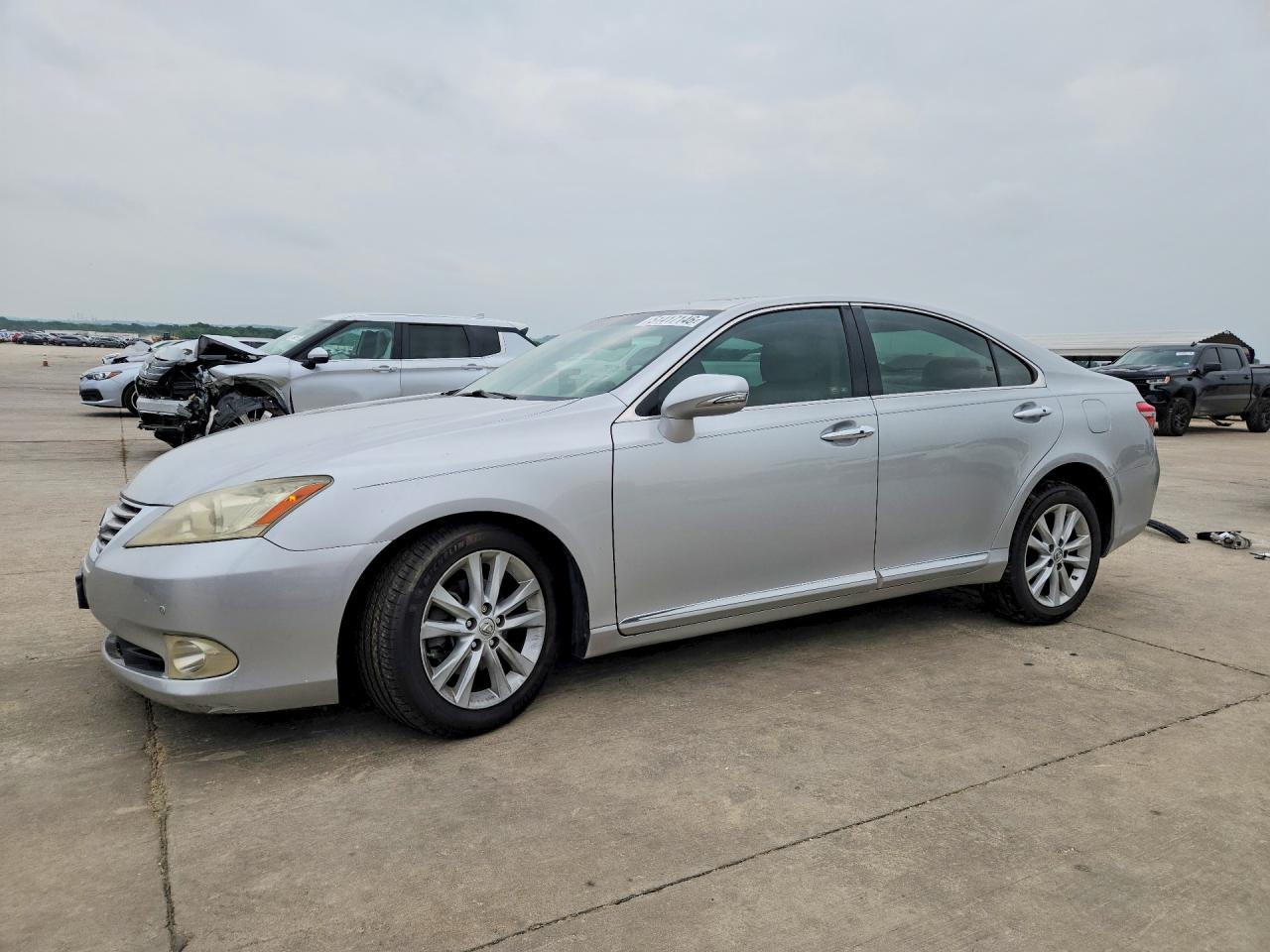Salvage Lexus Es Image