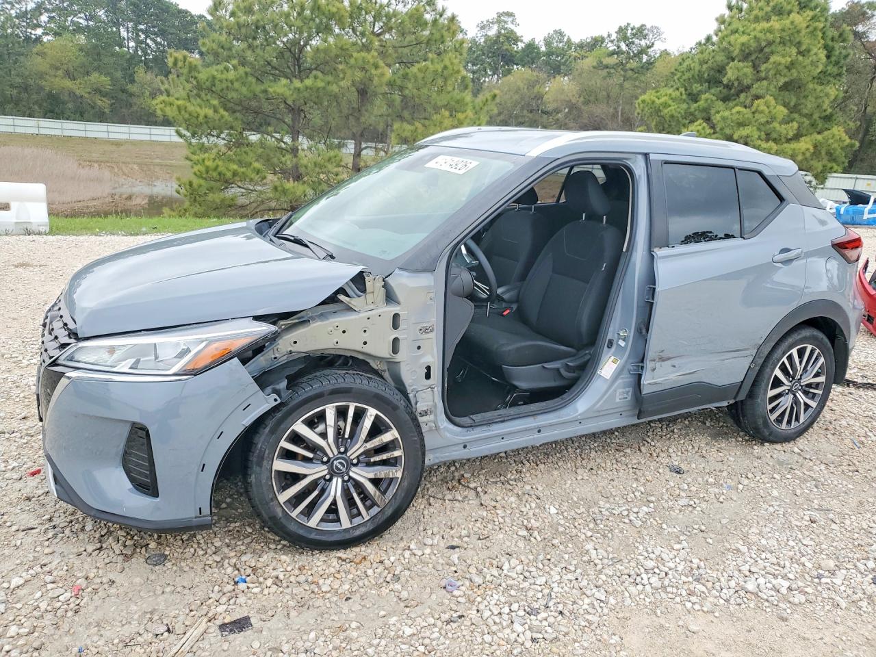 Salvage Nissan Kicks Image
