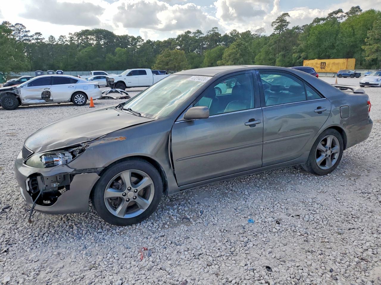 Salvage Toyota Camry Image