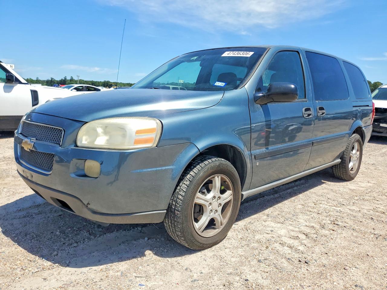Salvage Chevrolet Uplander Image