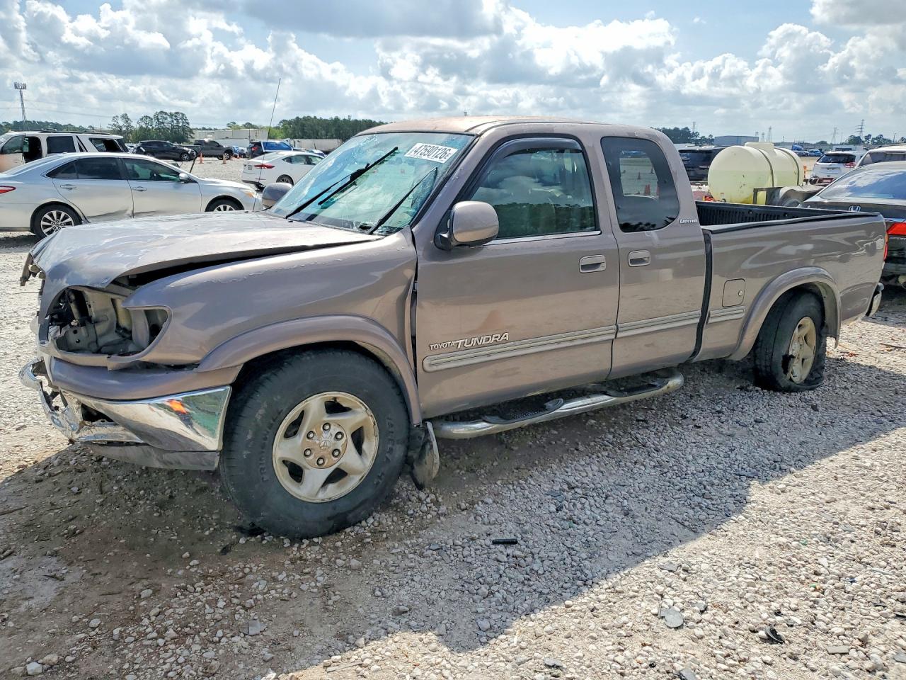 Salvage Toyota Tundra Image