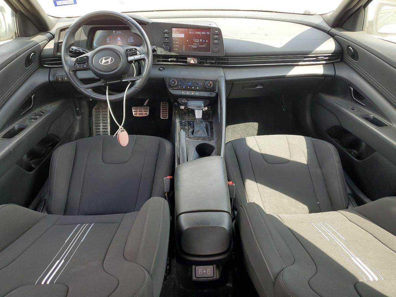 Hyundai ELANTRA Sel Sport