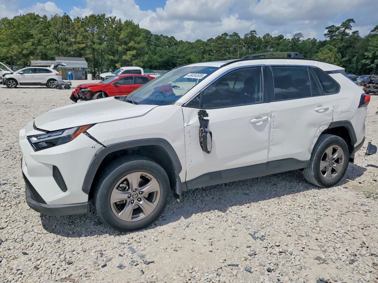 Salvage Toyota RAV4 Image