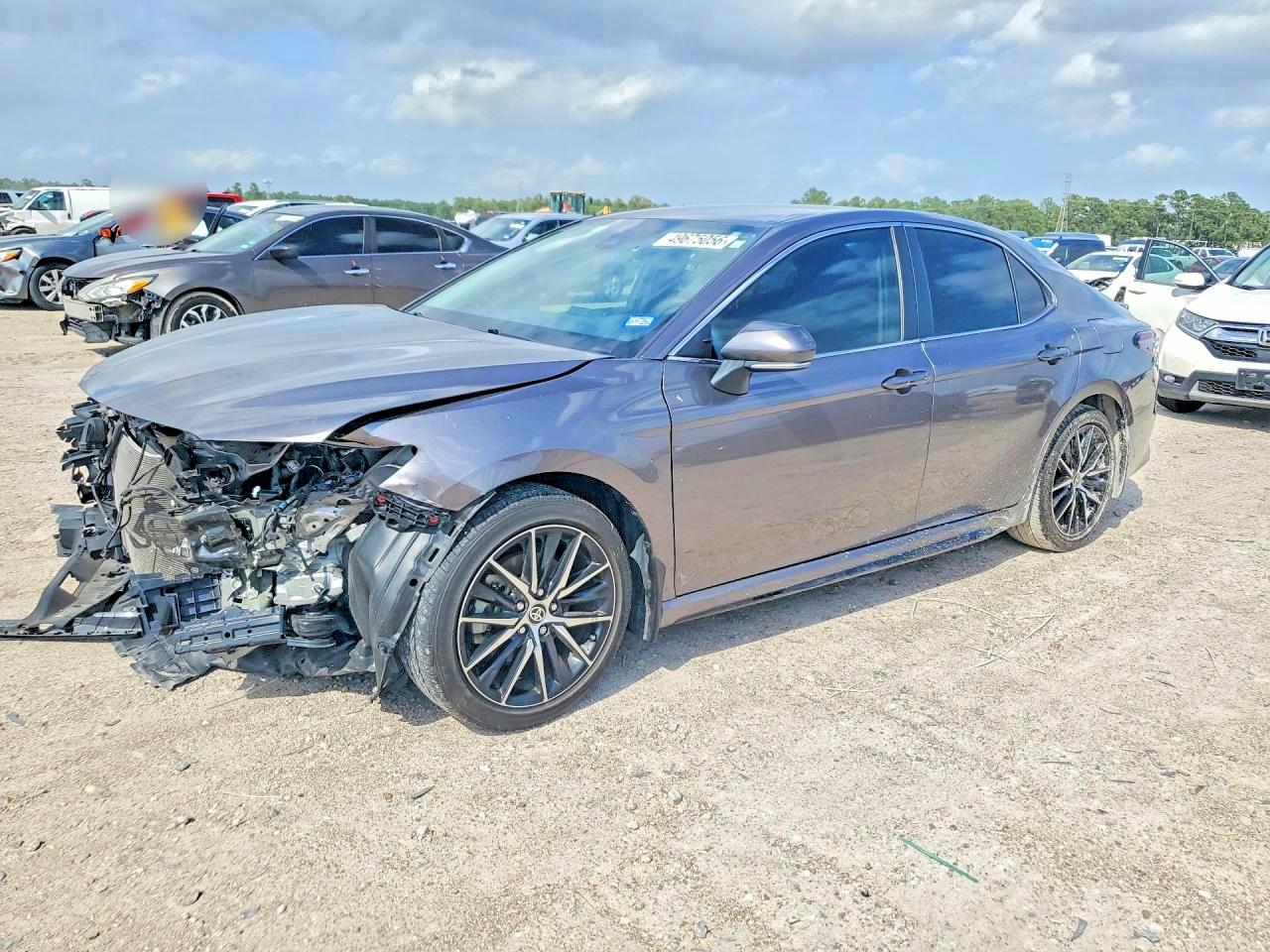 Salvage Toyota Camry Image