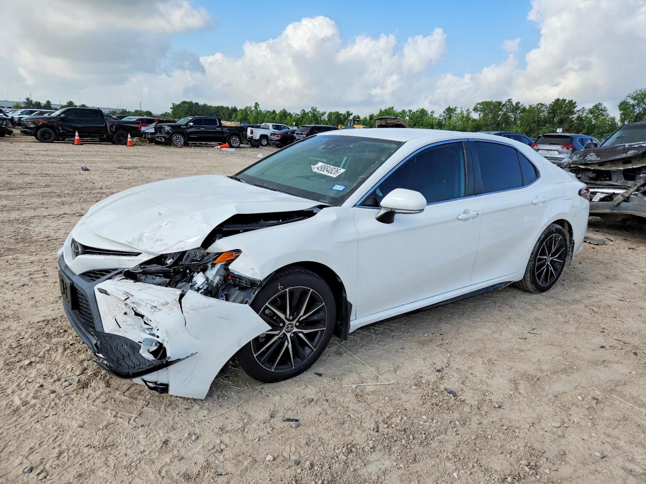 Salvage Toyota Camry Image