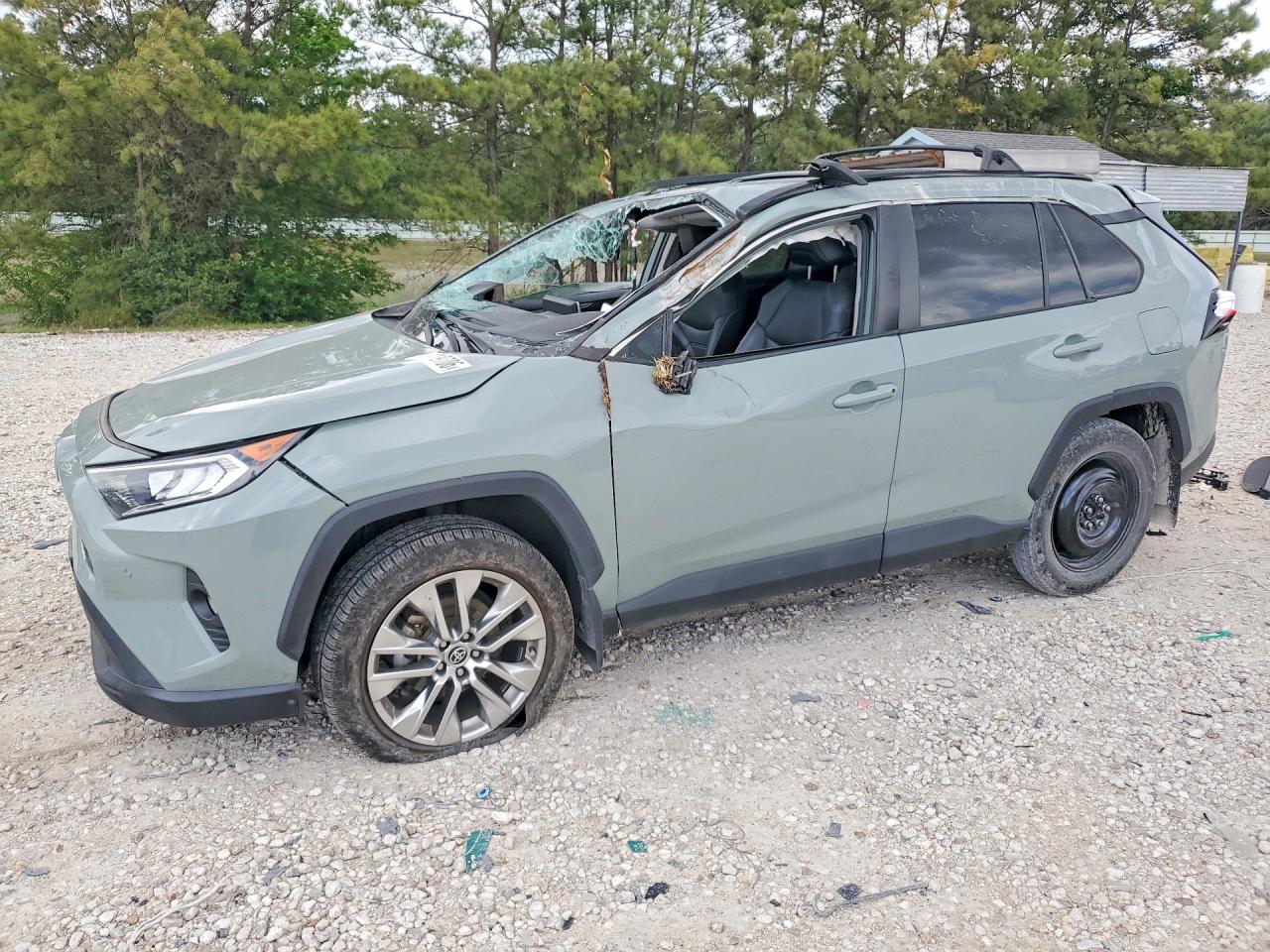 Salvage Toyota RAV4 Image