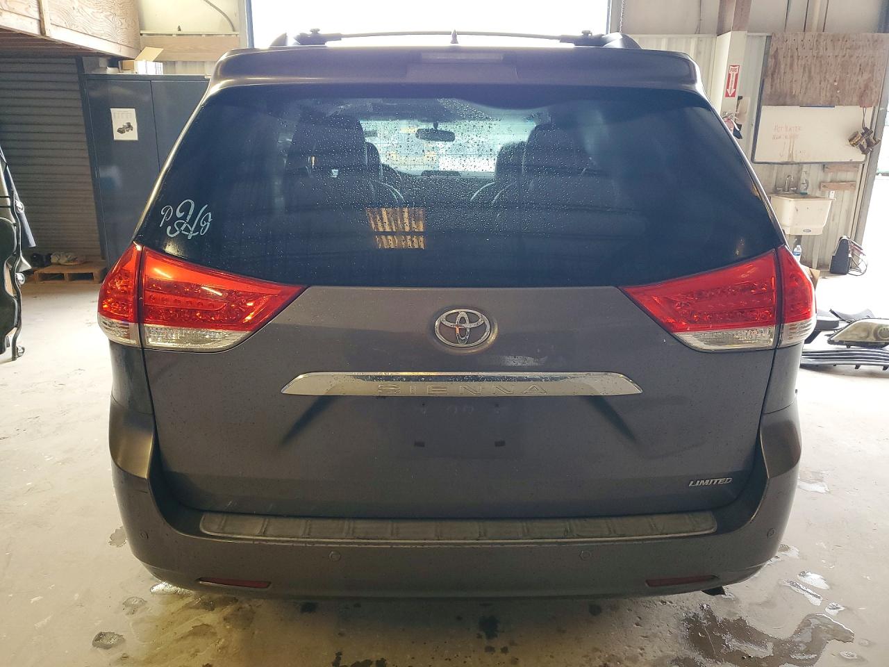 Toyota Sienna Limited 7-passenger