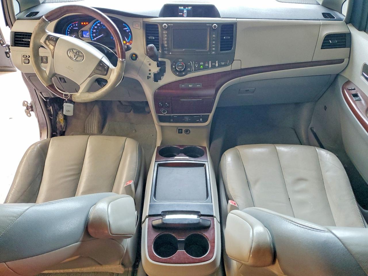 Toyota Sienna Limited 7-passenger
