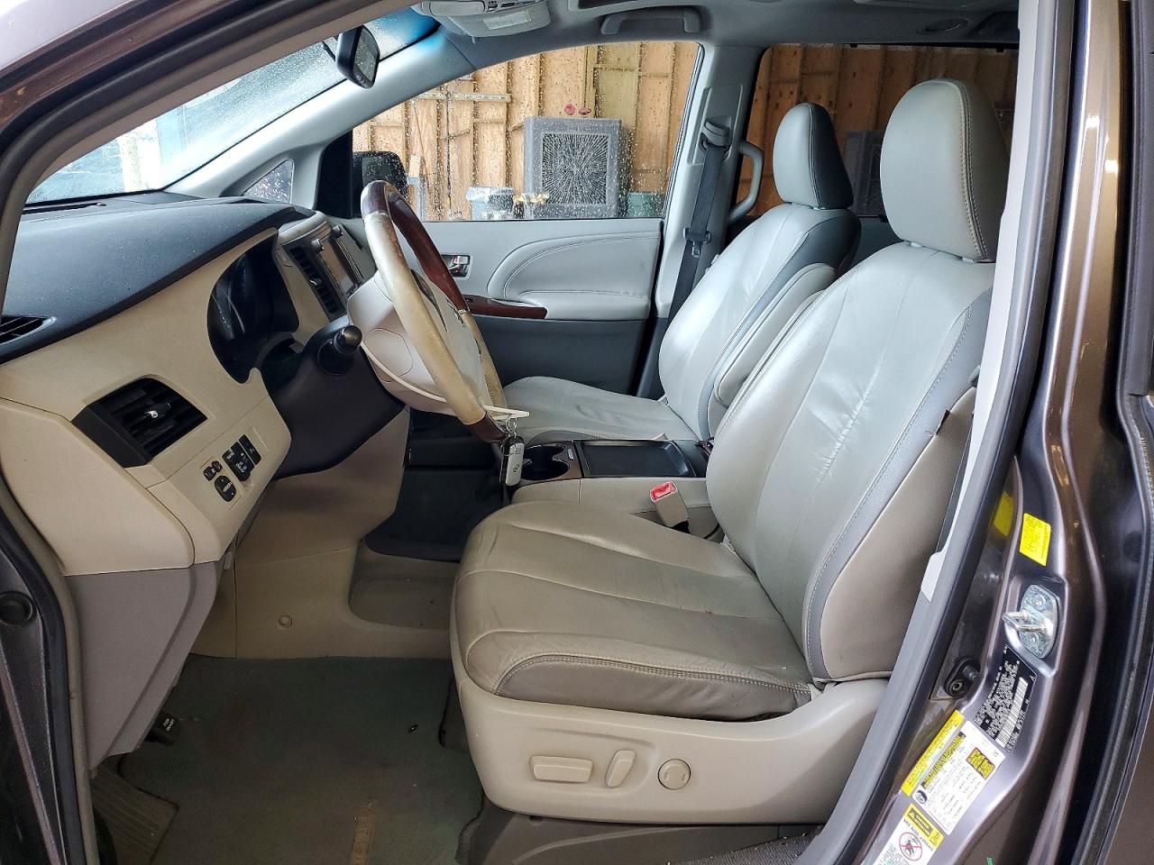 Toyota Sienna Limited 7-passenger