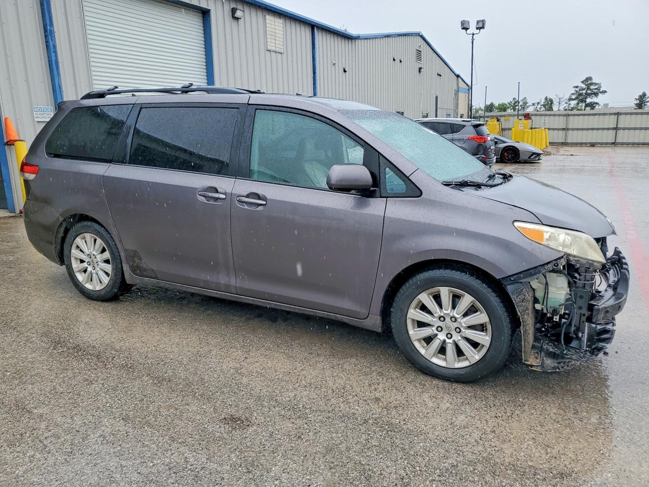 Toyota Sienna Limited 7-passenger