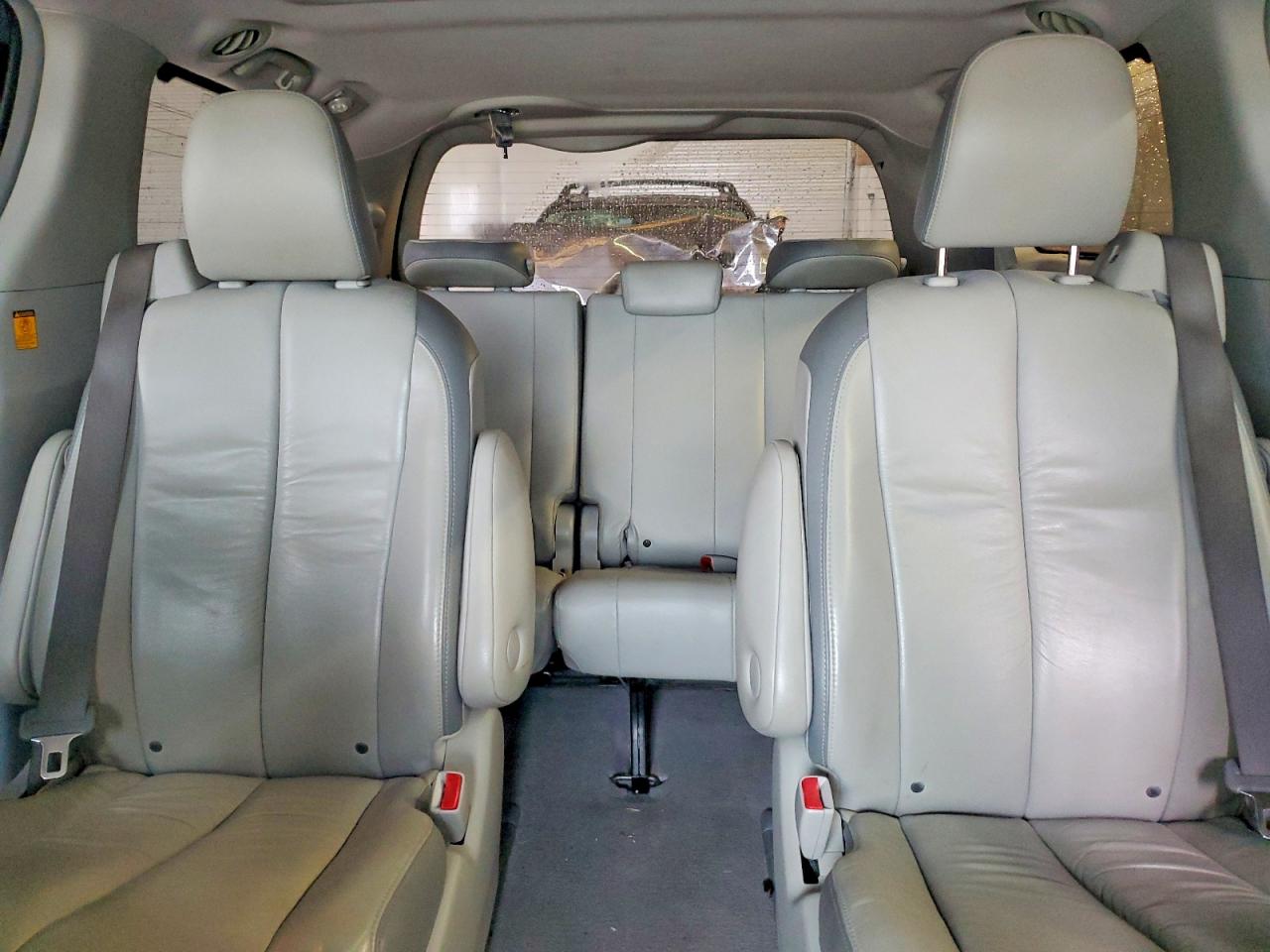 Toyota Sienna Limited 7-passenger