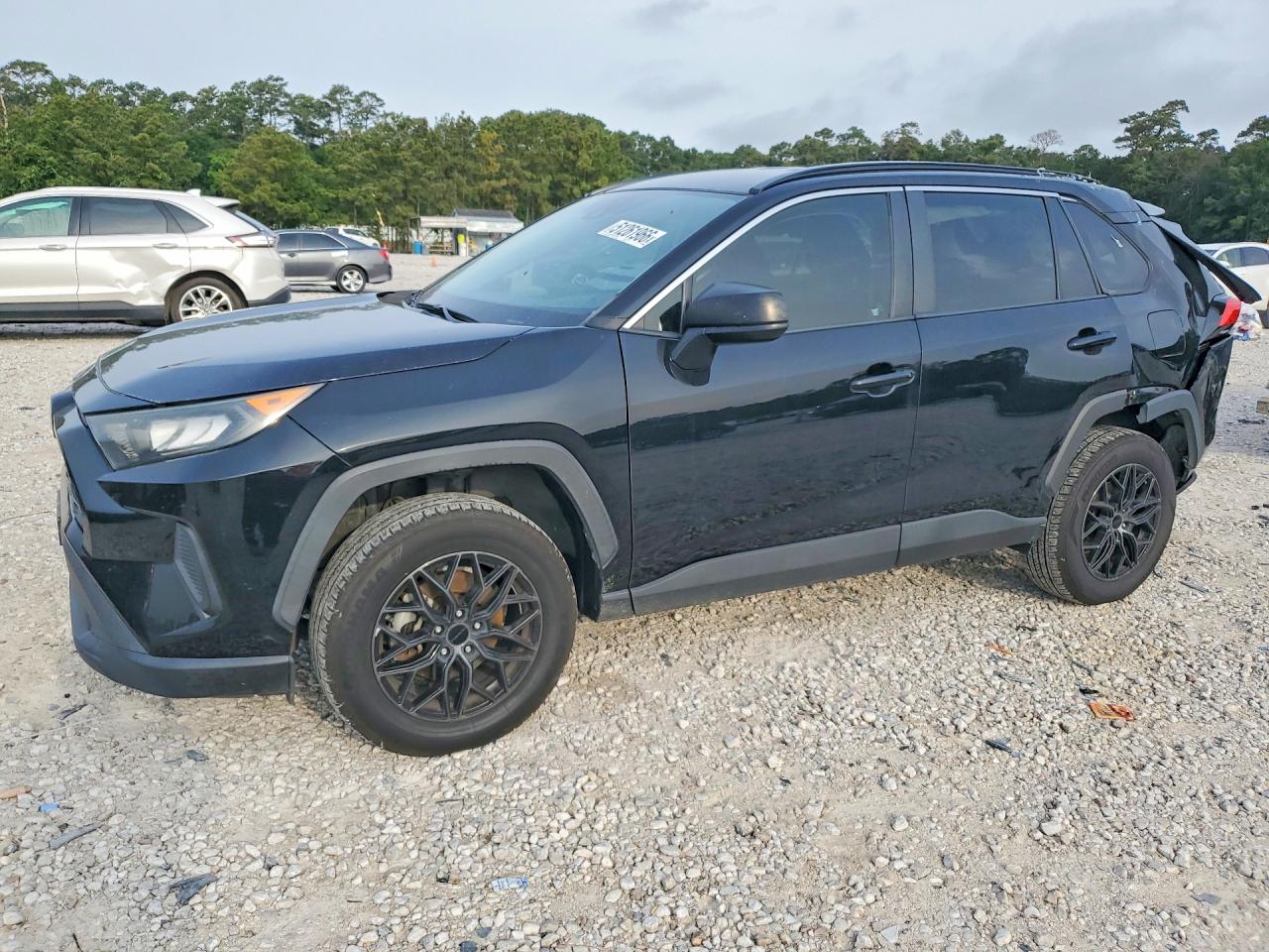 Salvage Toyota RAV4 Image