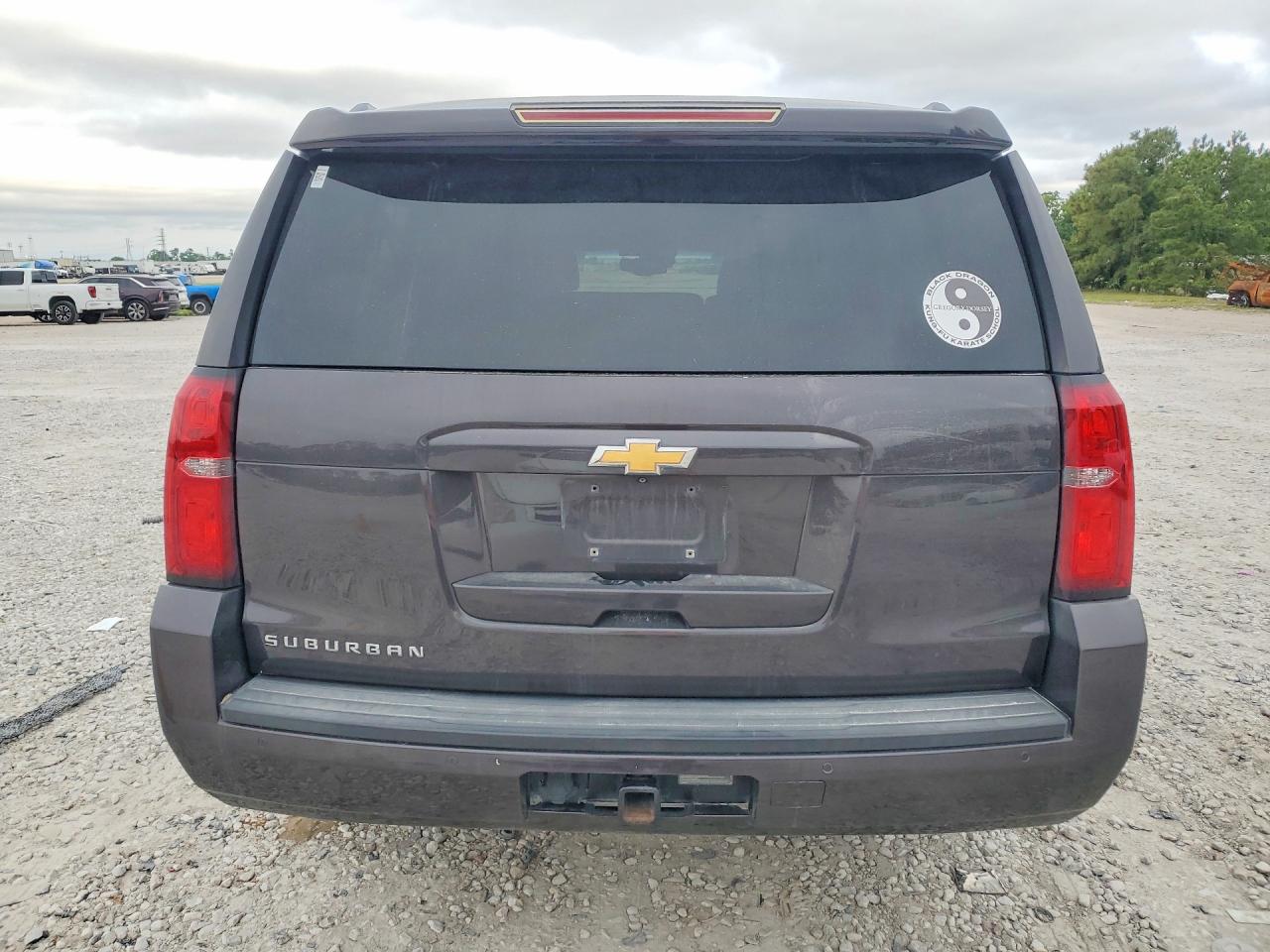 Chevrolet Suburban C1500 Lt