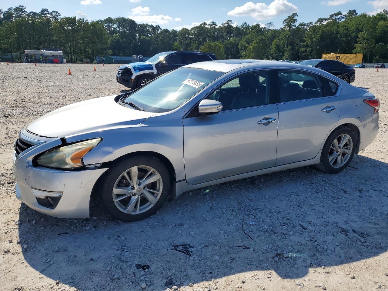 Salvage Nissan Altima Image